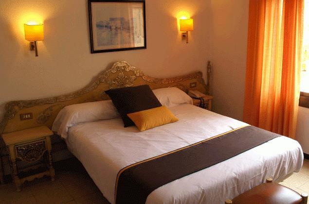 Hotel Hostal Del Sol Sant Feliu de Guixols Exterior photo